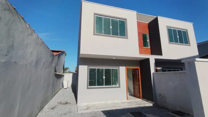 Casa para Venda em Rio das Ostras / RJ no bairro Costazul