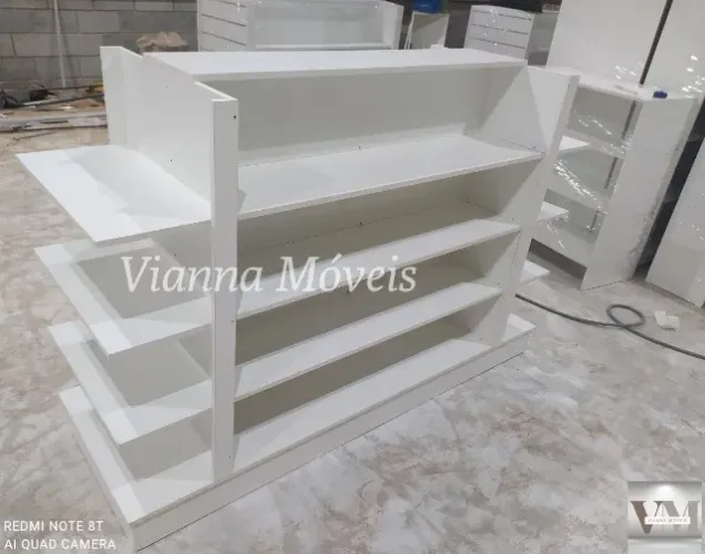Gôndola Branca em MDF