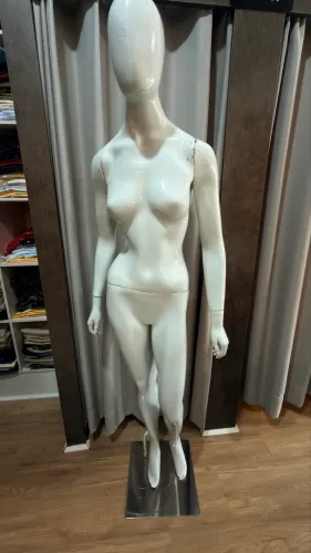 Manequim feminino