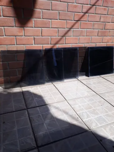 Vendo 8 Peças de Vidro Fume Medindo 51x47 no $ 720 reais Tel: * Adilson