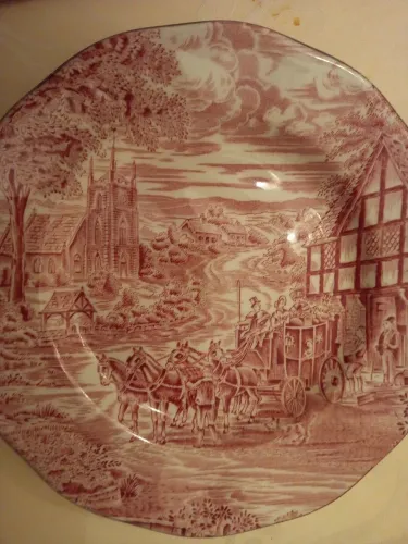 Pratos de porcelana importado sendo 7 Pratos verdadeira relíquia antiguidade.