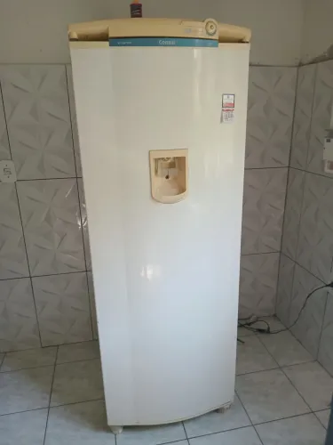 Vendo uma geladeira motivos estou indo embora