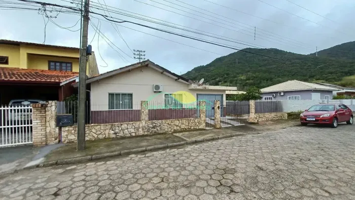 Casa à venda, 3 quartos e 2 banheiros, Ribeirão da Ilha, Florianópolis, SC