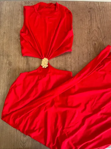 Vestido longo poliamida vermelho com acessório em metal
