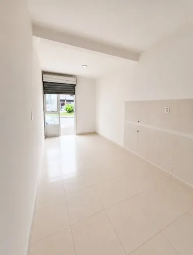 Excelente ponto comercial na avenida principal do Graciliano Ramos , com banheiro.