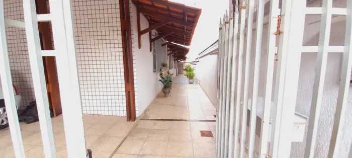 CASA GEMINADA NO BAIRRO JARAGUÁ 03 QUARTOS 01 VAGA PRÓXIMA PAMPULHA AVENIDA ISABEL BUENO