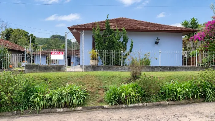 Propriedade com casa em Rancho Queimado com 1500m²