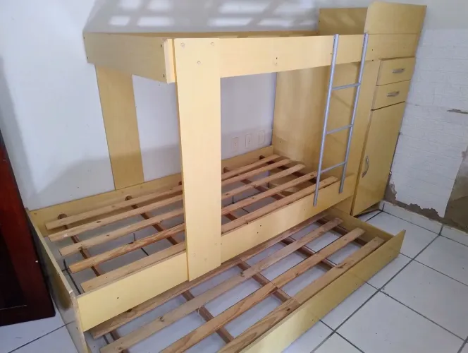 Cama triliche