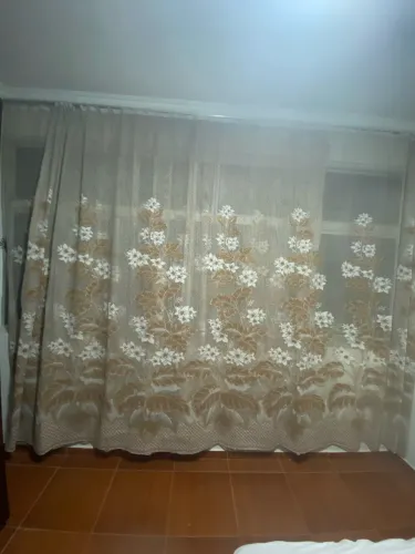 Par de Cortinas em Renda Floral