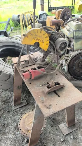 Policorte Ferrari com Bancada