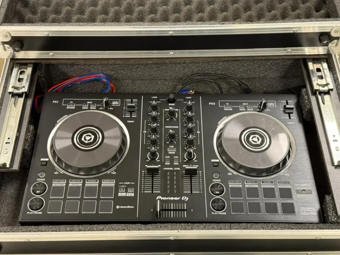 Controladora DJ Pioneer DDJ-RB - 2 Canais