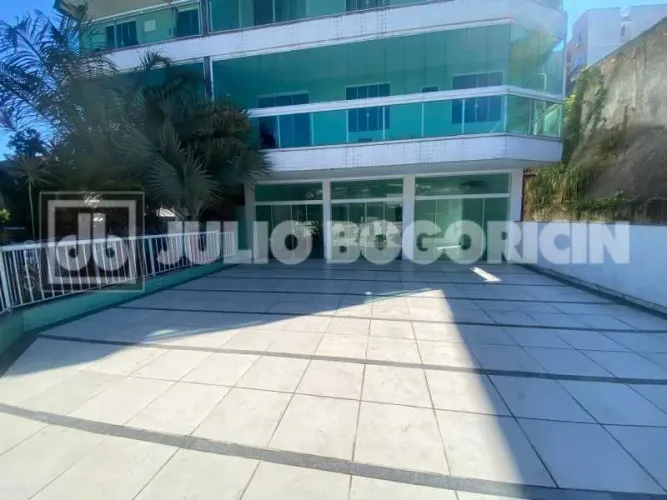Apartamento : Padrão / Residencial / Bancários