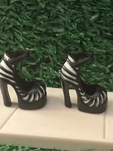 Sapatos Frankie Stein básica G1 Monster High