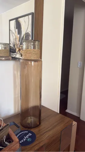 Vaso de vidro robusto cor rosê