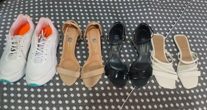 Lote com 4 pares, Sapatos e tênis 