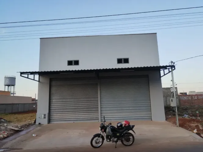 Imóvel para aluguel tem 220 metros quadrados em Jardim Scala - Trindade - GO