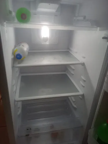 Geladeira da marca continental 4 anos de garantia 1 mês e 10 dia de comprado gelo seco