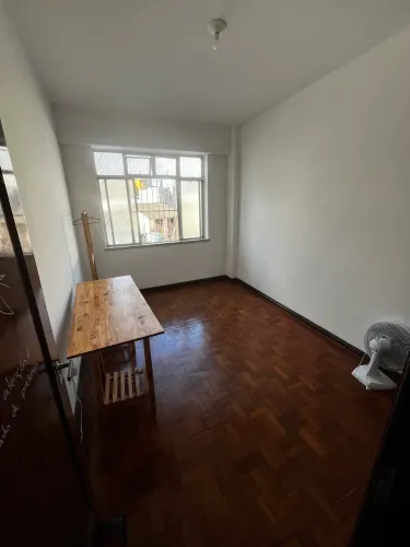 Quarto pra temporada só para mulheres