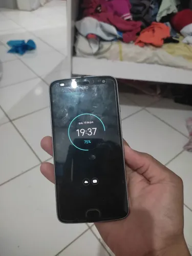 Moto Z2 play