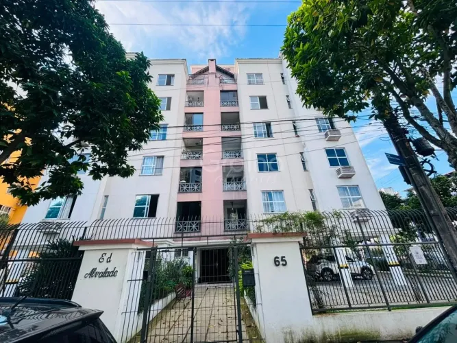 3 quartos, 1 suíte, mobiliado no Itacorubi