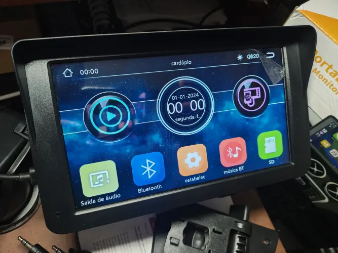 Car play monitor 7pol. Novo