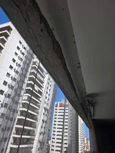 Empregada doméstica / cozinha / serviços Gerais.