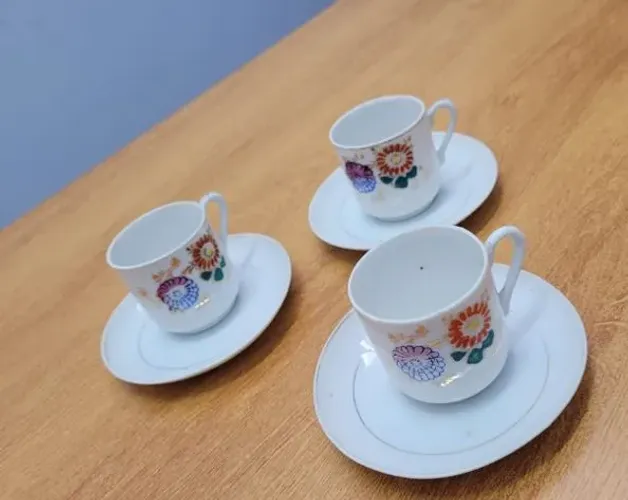 Jogo de xícaras de café em porcelana com estampa floral