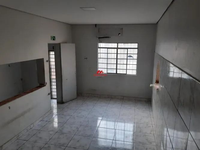 CASA RESIDENCIAL/ COMERCIAL, 352M² CONSTRUÍDOS, ÁREA CENTRAL, BAIRRO BANDEIRANTES, EM CUIA