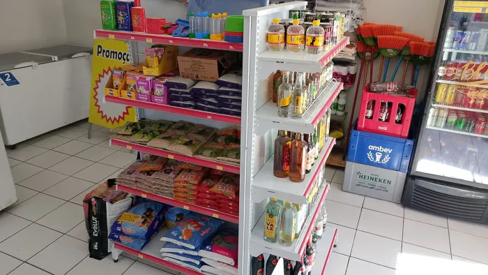Gôndola central para comércio (só 6 meses de uso) NOVÍSSIMO