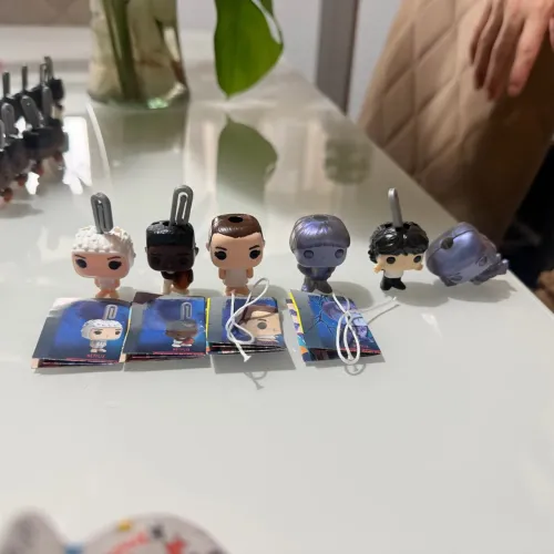 Kit kinder joy stranger Things