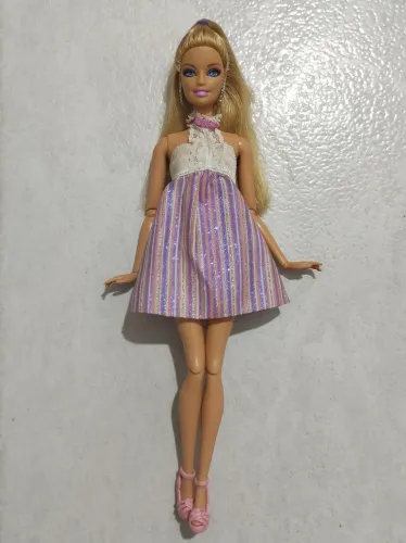 Boneca Barbie Fashionistas Swappin Styles Sweetie