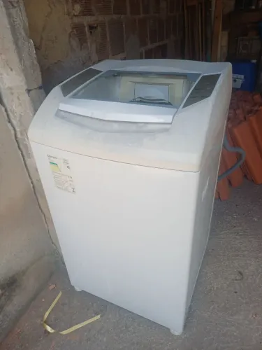 Máquina de lavar com defeito 