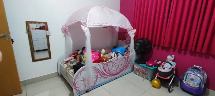 Guarda roupa+ cômoda+cama solteiro