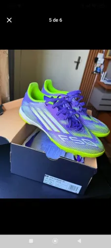 Chuteira society Adidas 