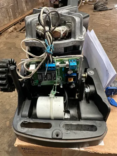 Motor de portão peccinin