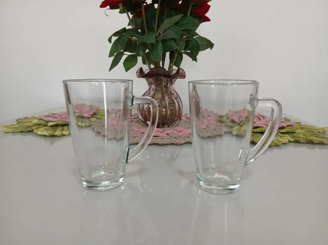 2 xícaras de vidro