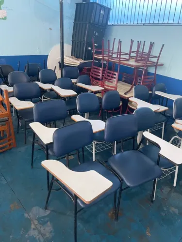 15 carteiras escolar estofadas cor azul