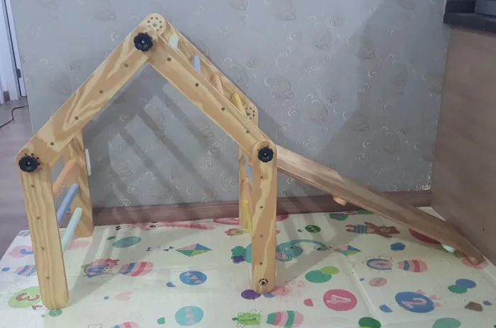 Triangulo montessori/ triangulo articulado/ triangulo pikler