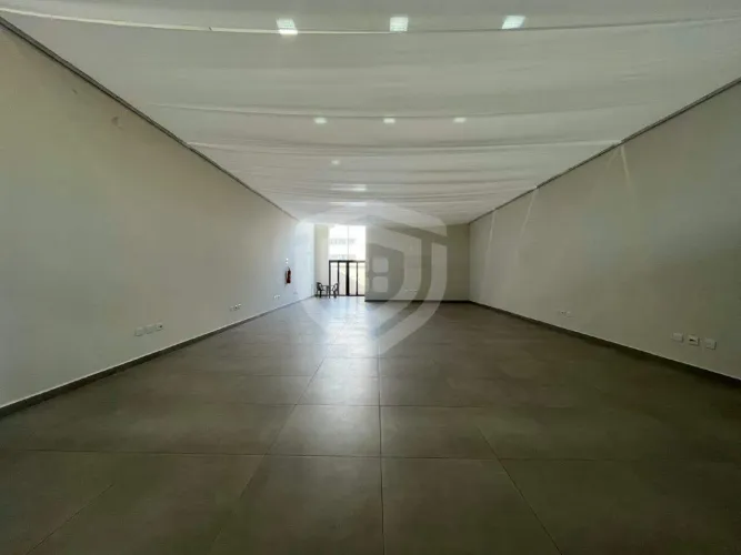 Salão comercial para locação com 2 banheiro e 264 m² - Vila Nova Cidade Universitária Bau