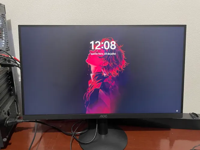 Monitor em excelente estado, funcionando perfeitamente
