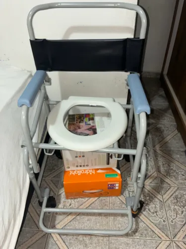 Vende-se cadeira de banho