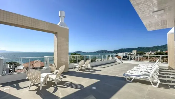 Apartamento novo e mobiliado - 30m da praia na Cachoeira do Bom Jesus
