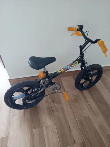 Bicicleta Infantil Aro 16 - Batman - Menino com Rodinhas Laterais