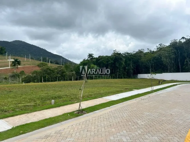 Terreno com 250m² no bairro Itaipava em Itajaí