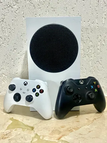 Xbox Series S 512GB + 2 Controles