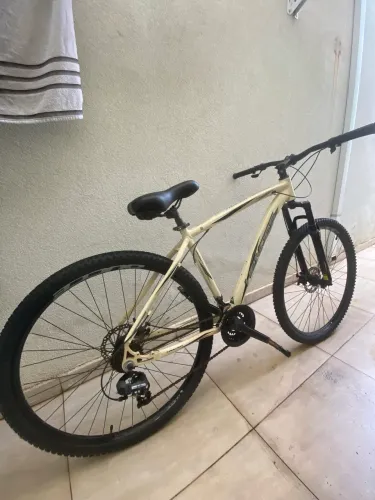 Bike zera sem uso aro 29 só pegar e andar