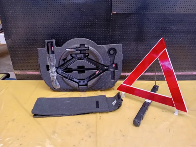 Kit Estepe Macaco Chevrolet Cruze Sedan 2020 Leia