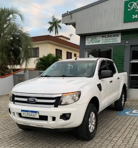 Ford Ranger XLS 2.5 16V 4X2 CD Flex 2015