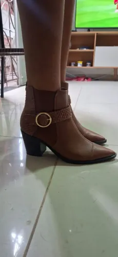 Botas de Couro Arezzo