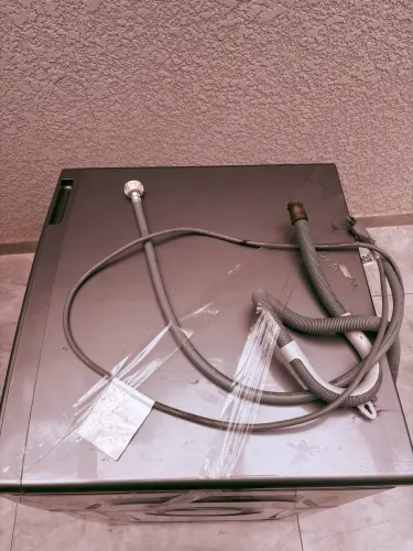 Máquina lava e seca para aproveitar peças